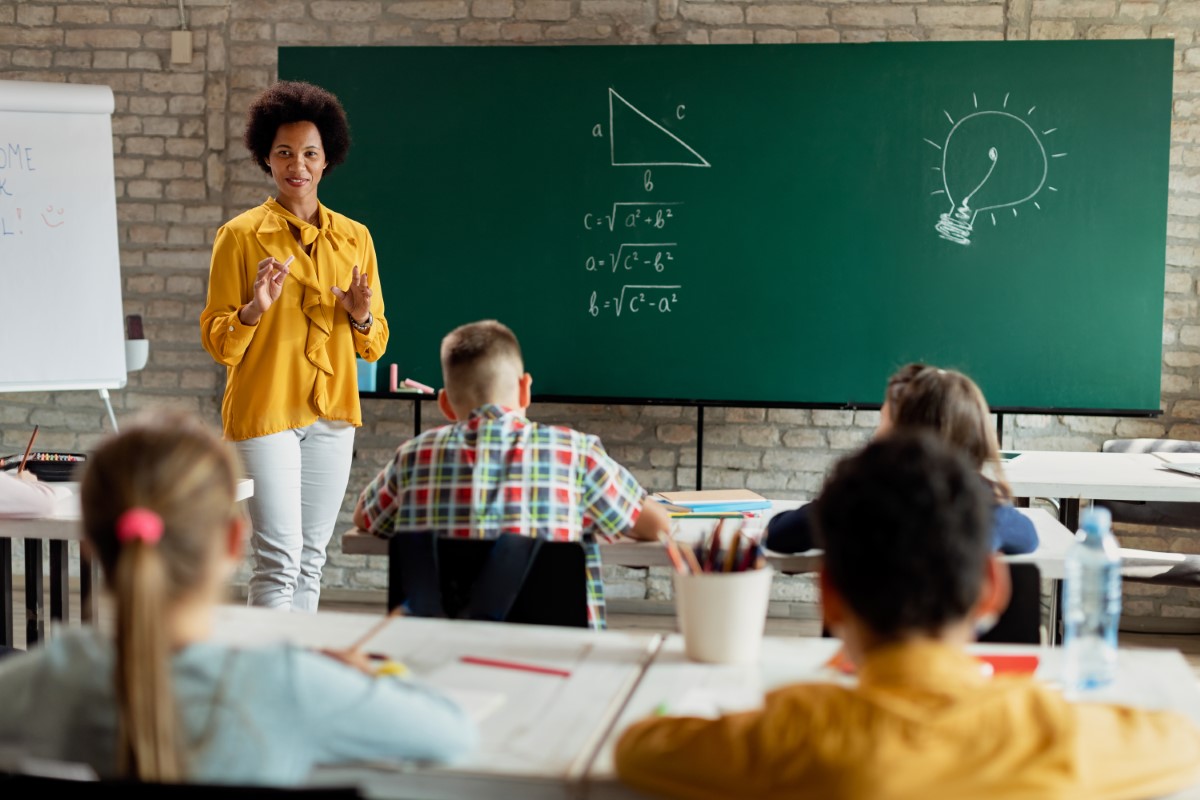 Quanto ganha um professor nos EUA